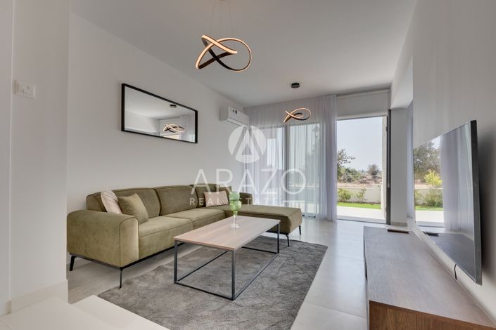 Image No.3-3 Bed Property for sale