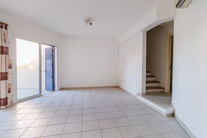 Image No.9-2 Bed House for sale