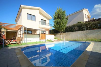 a2db5b11-31c7-4323-aea0-f57a26a363a5