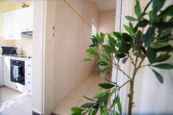 Image No.7-2 Bed House for sale