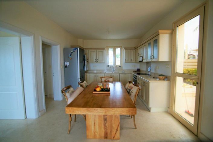 Image No.10-4 Bed Villa for sale