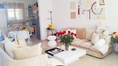 6fefbac9-ccb3-4273-8730-348121c15879