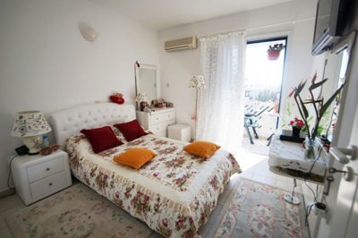 362a4037-b3d3-4b5f-92d4-d91223dd56c5