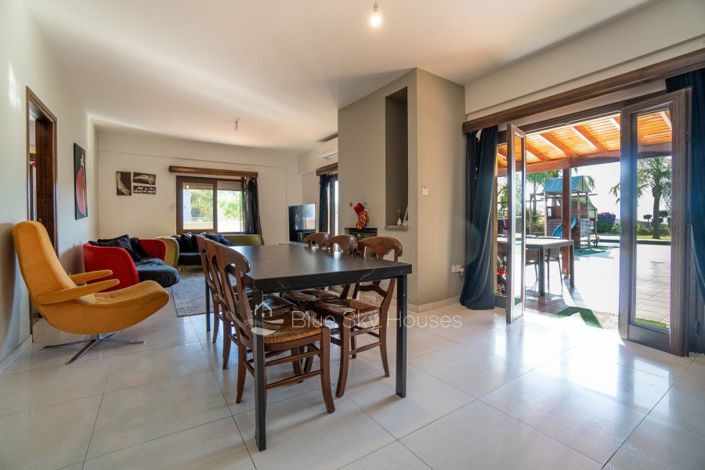 Image No.9-6 Bed Villa for sale