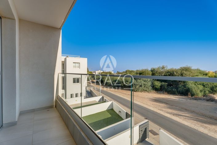 Image No.17-2 Bed House for sale