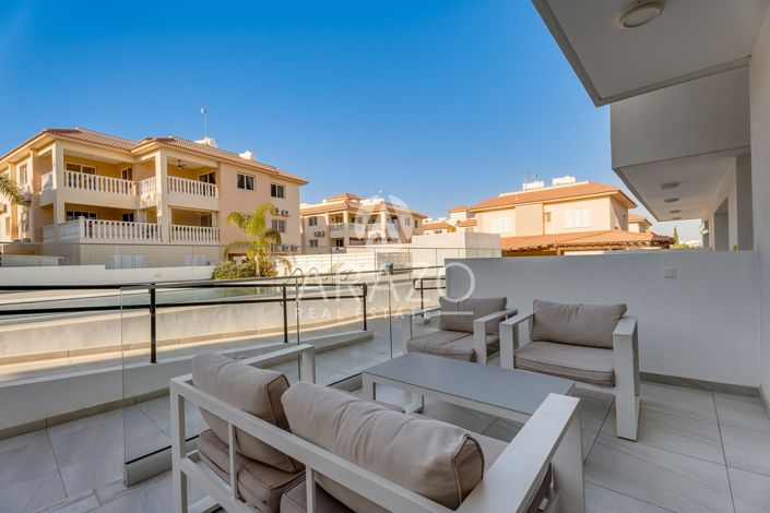 Image No.18-2 Bed House for sale