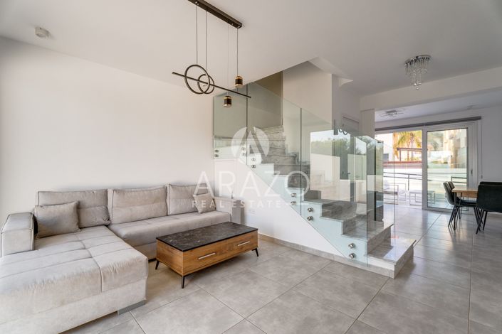 Image No.2-2 Bed House for sale