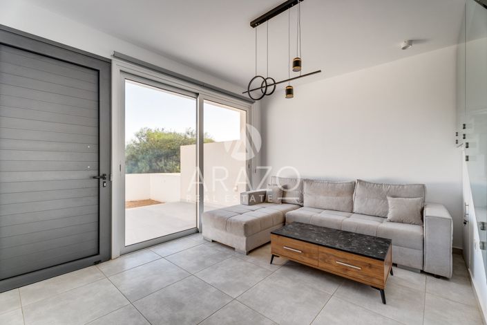 Image No.3-2 Bed House for sale