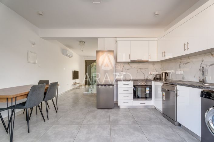 Image No.6-2 Bed House for sale