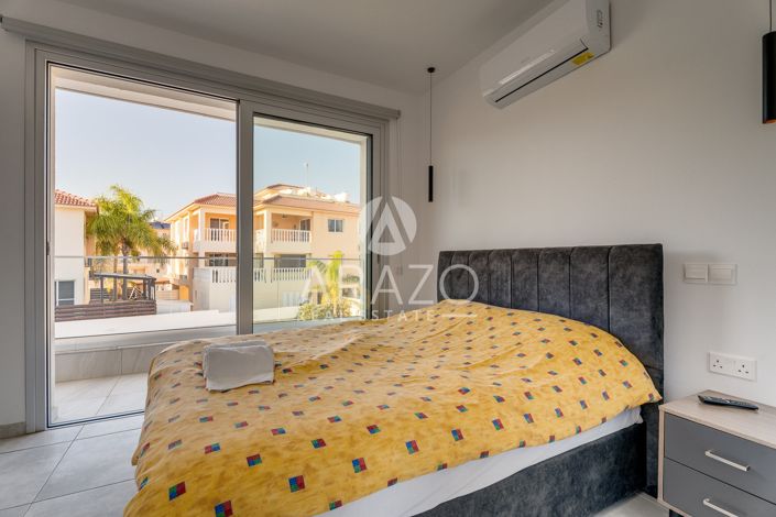 Image No.8-2 Bed House for sale