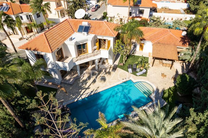 Image No.10-5 Bed Property for sale