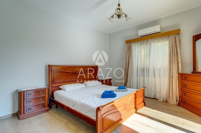 Image No.15-5 Bed Property for sale