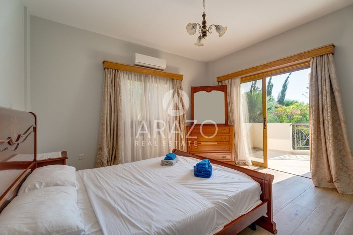 Image No.16-5 Bed Property for sale