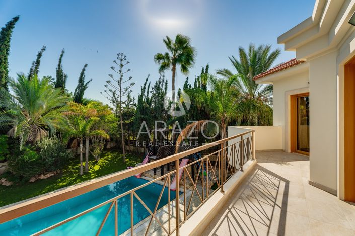 Image No.20-5 Bed Property for sale