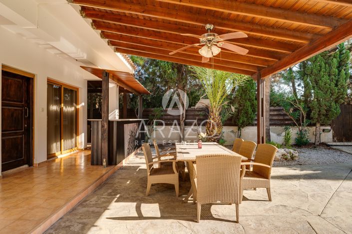 Image No.22-5 Bed Property for sale