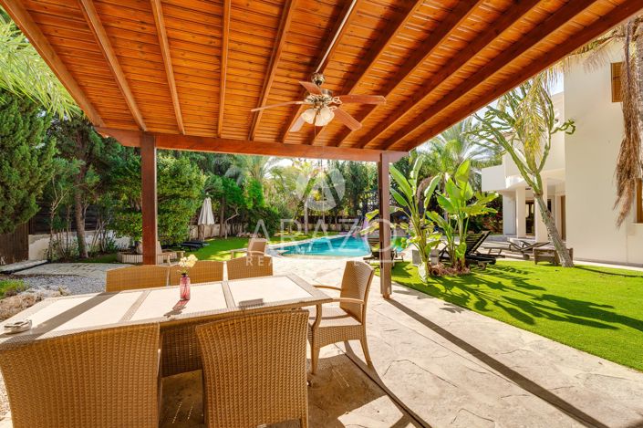 Image No.23-5 Bed Property for sale