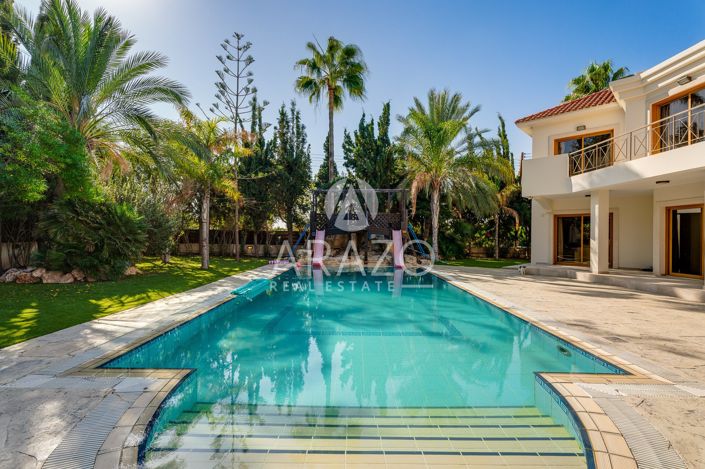 Image No.27-5 Bed Property for sale