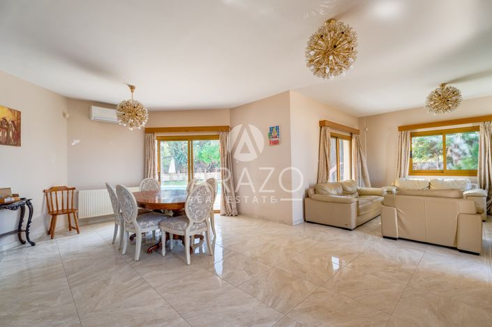 Image No.3-5 Bed Property for sale