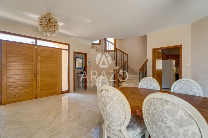 Image No.5-5 Bed Property for sale