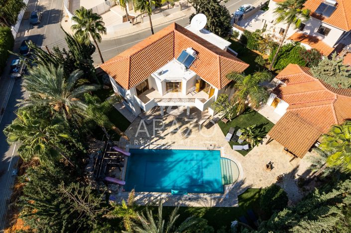 Image No.9-5 Bed Property for sale