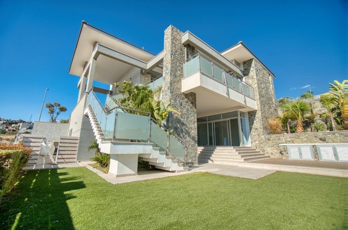 Image No.1-3 Bed Villa for sale