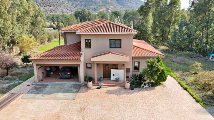 Image No.2-4 Bed Villa for sale