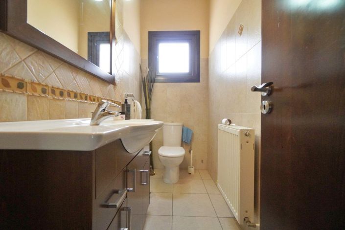 Image No.8-4 Bed Villa for sale