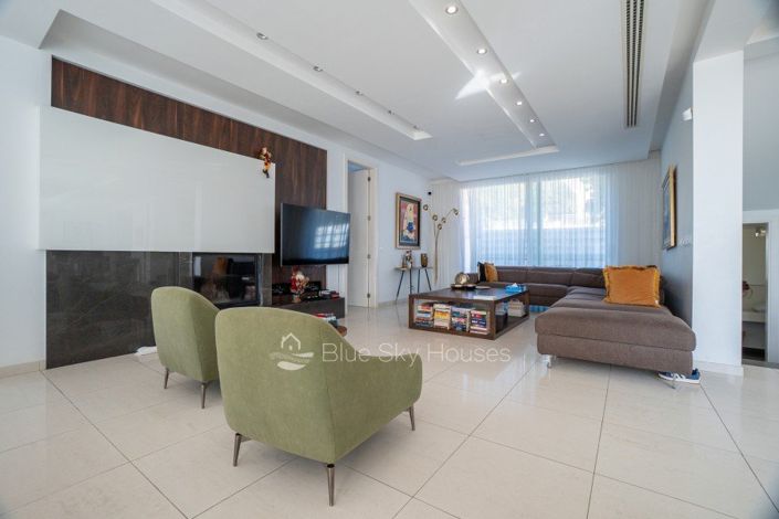 Image No.10-4 Bed Villa for sale