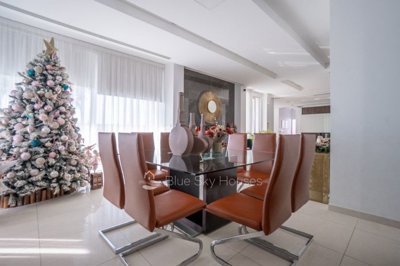 c1e933cb-2367-4e5c-aa7f-17a38f46ffe2