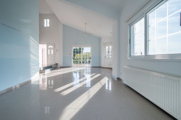 Image No.10-5 Bed Villa for sale