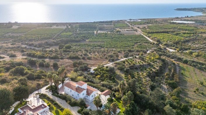 Image No.2-5 Bed Villa for sale