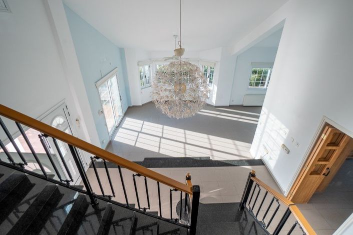 Image No.8-5 Bed Villa for sale