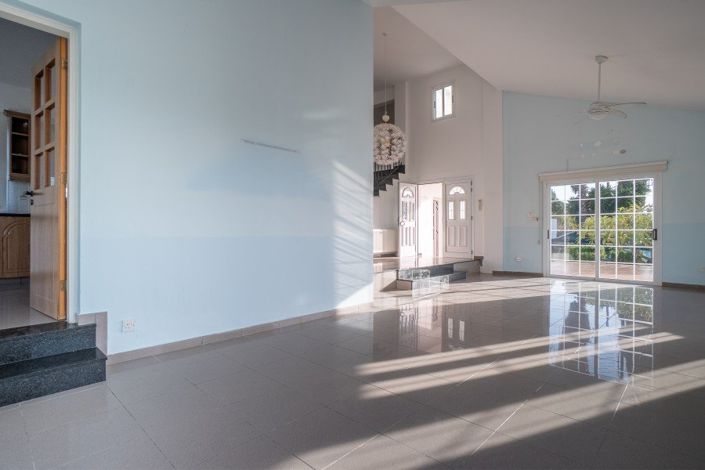 Image No.9-5 Bed Villa for sale