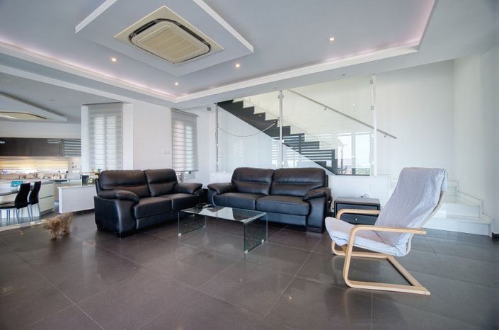 Image No.6-5 Bed Villa for sale