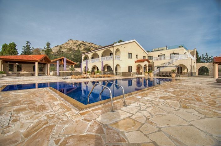 Image No.5-8 Bed Villa for sale