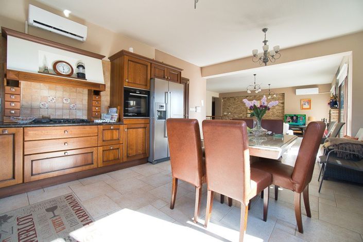 Image No.6-Villa de 4 chambres à vendre à Pera Pedi