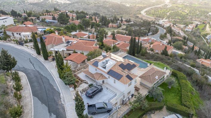 Image No.3-Villa de 6 chambres à vendre à Tsada