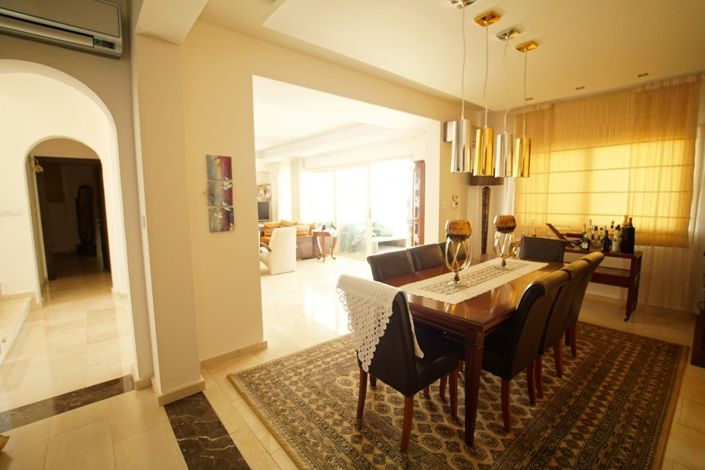 Image No.9-6 Bed Villa for sale