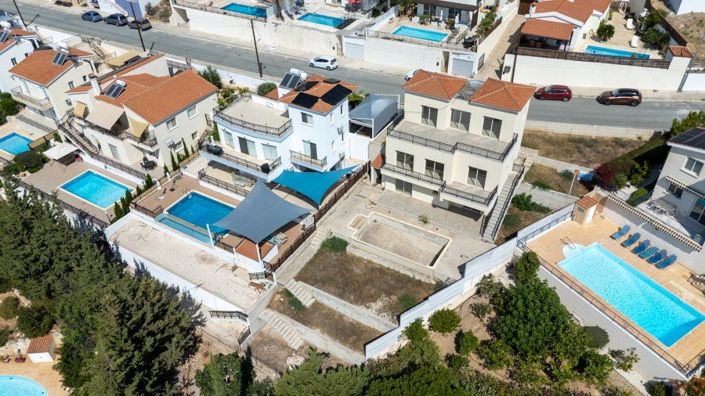 Image No.3-4 Bed Villa for sale