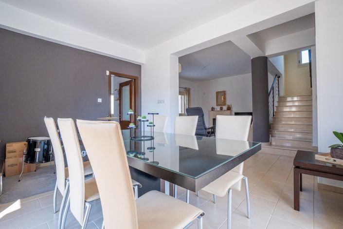 Image No.3-3 Bed Villa for sale