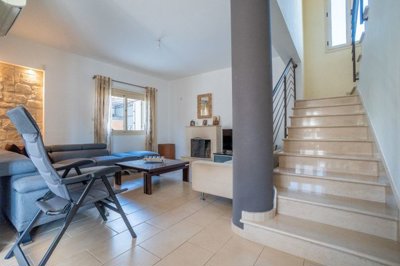 e4556238-ede4-45db-ae1b-2df691aa5bf8