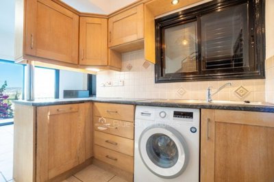 924e4e81-41e2-46cc-bf64-4c603e6f09ed