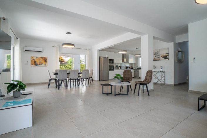 Image No.8-3 Bed Villa for sale