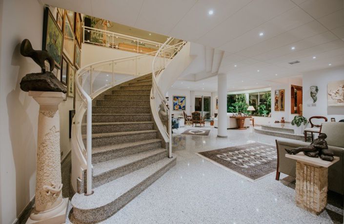 Image No.7-7 Bed Villa for sale