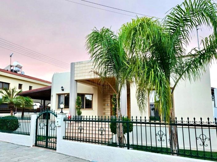 Image No.2-4 Bed Villa for sale