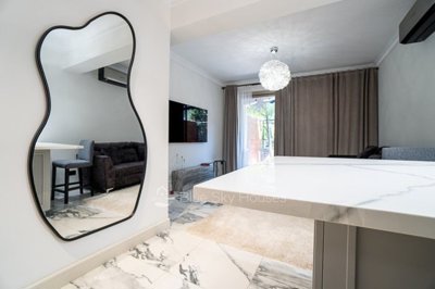 8b6a9aed-93b4-49e9-be52-6bd6fe81b7f4