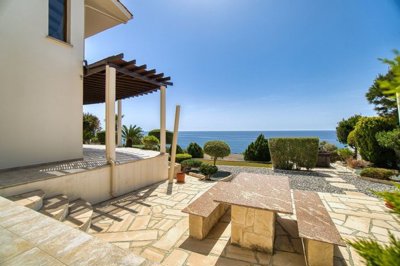 dcd07a32-7104-47b0-a956-88d6e2d03547