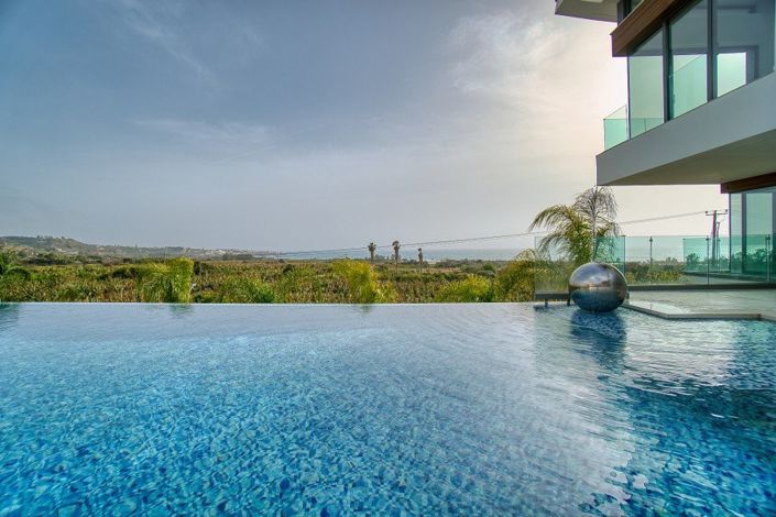 Image No.3-7 Bed Villa for sale