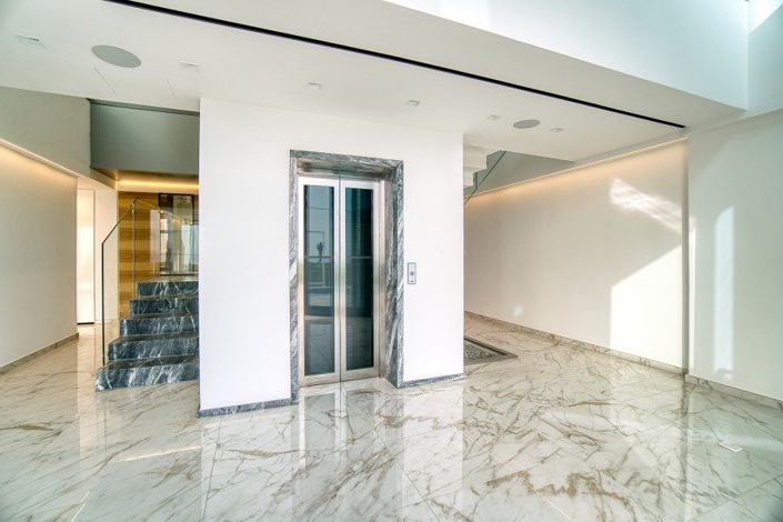 Image No.8-7 Bed Villa for sale