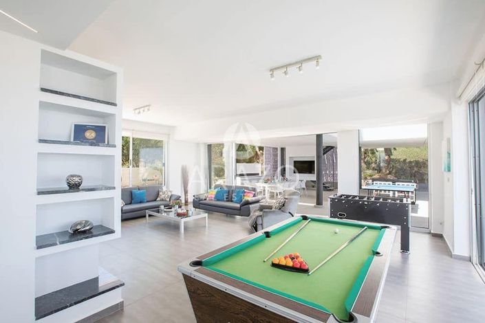 Image No.8-6 Bed Villa for sale